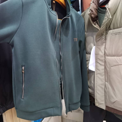 Мужской спортивный костюм