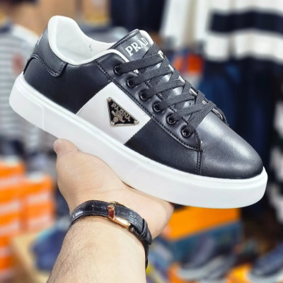 Кроссовки Prada