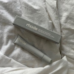 Блеск для губ от rhode