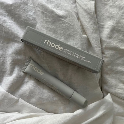 Блеск для губ от rhode