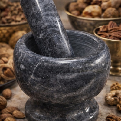 Каменная ступка с пестиком