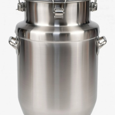 Алюминиевый бидон с крышкой и замками