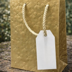 Подарочный пакет с тиснением (золотой)