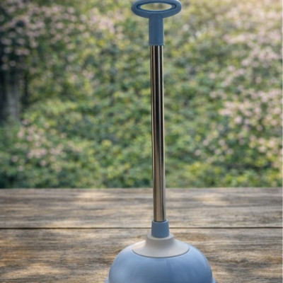 Вантуз с металлической ручкой