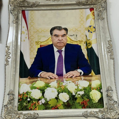 Картина Ҷаноби Оли