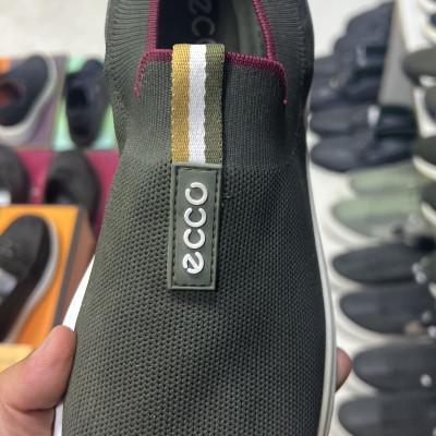 Зеленые трикотажные слипоны ECCO