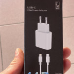 адаптера питания USB-C мощностью 35 Вт с кабелем USB-C на USB-C, предназначенного для iPhone 15 Pro Max.