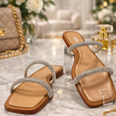 Женские сандалии