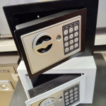 Сейф электронный 17