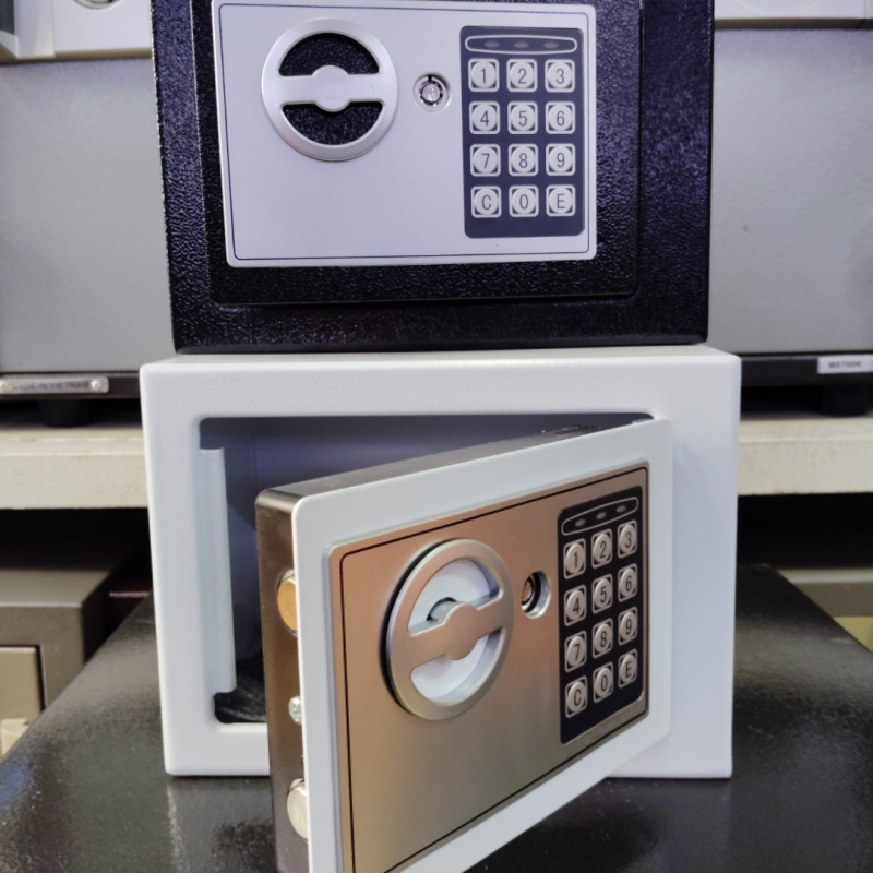 Сейф электронный 17