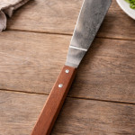 Шпатель металлический с деревянной ручкой