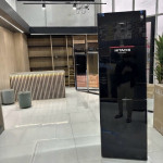 Холодильник Hitachi (чёрное стекло)